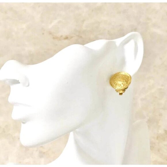CHANEL 31 Rue Cambon PARIS Coin Round Clip-On Earrings Gold Tone Auth #4651 - Picture 2 of 5